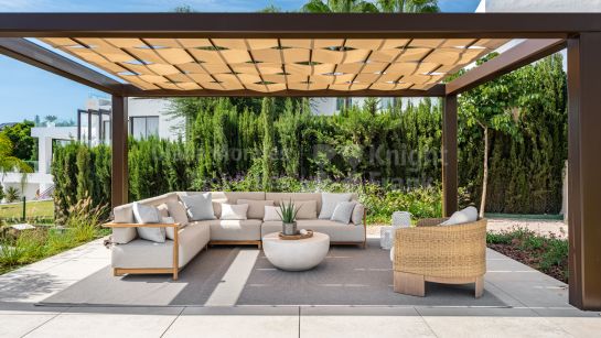 Villa for sale in Los Flamingos, Benahavis