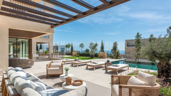 Villa for sale in Los Flamingos, Benahavis