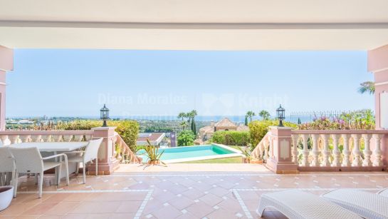 Villa for sale in Los Flamingos Golf, Benahavis