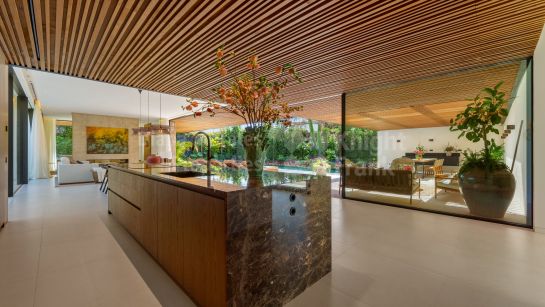 Villa zum Verkauf in Parcelas del Golf, Nueva Andalucia