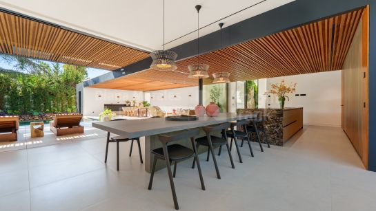 Villa zum Verkauf in Parcelas del Golf, Nueva Andalucia