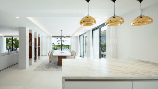 Villa à vendre à Haza del Conde, Nueva Andalucia