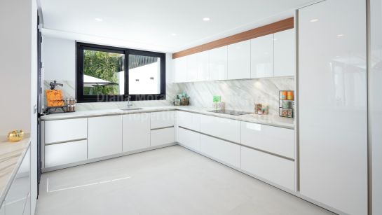 Villa à vendre à Haza del Conde, Nueva Andalucia