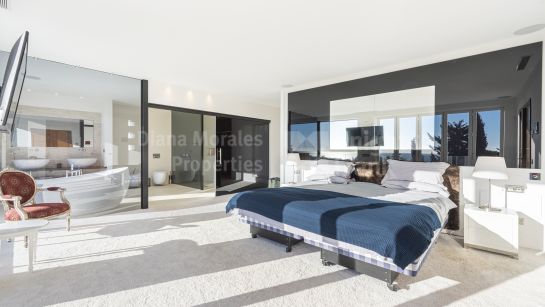 Villa to rent in Hacienda las Chapas, Marbella East