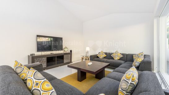 Villa to rent in Hacienda las Chapas, Marbella East