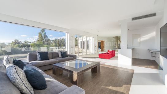 Villa to rent in Hacienda las Chapas, Marbella East