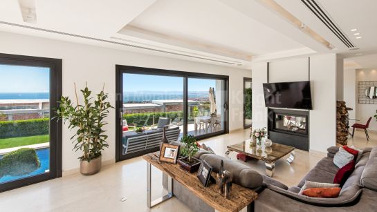 Villa en venta en Los Altos de los Monteros, Marbella Este