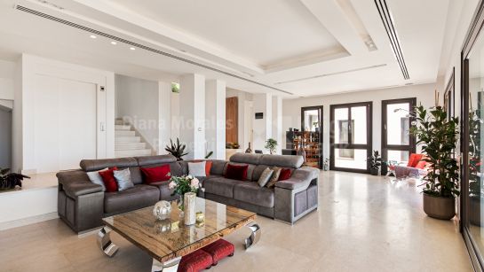 Villa en venta en Los Altos de los Monteros, Marbella Este