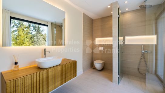 Villa en venta en Paraiso Medio, Estepona Este