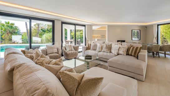 Villa en venta en Paraiso Medio, Estepona Este
