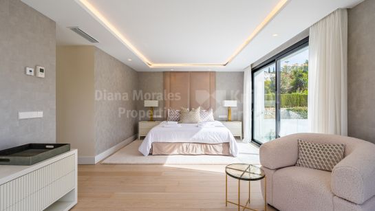 Villa en venta en Paraiso Medio, Estepona Este