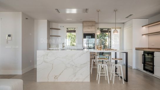 Penthouse for sale in Condado de Sierra Blanca, Marbella Golden Mile