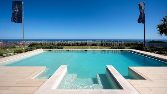 Villa en venta en Monte Halcones, Benahavis