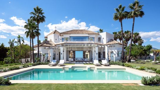 Villa en venta en Monte Halcones, Benahavis