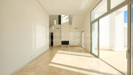 Villa en venta en Puerto del Capitan, Benahavis