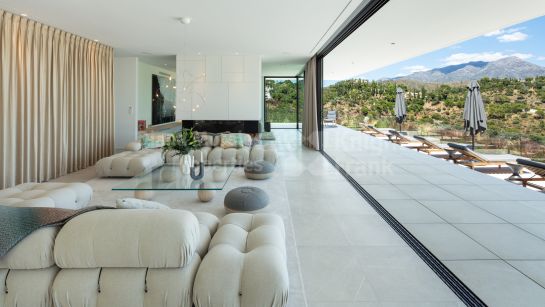 Villa for sale in El Madroñal, Benahavis