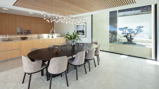 Villa for sale in El Madroñal, Benahavis