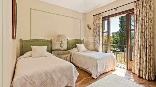 Villa en alquiler en Milla de Oro junto a la playa, Marbella Milla de Oro