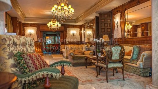 Villa en venta en Los Picos, Marbella Milla de Oro
