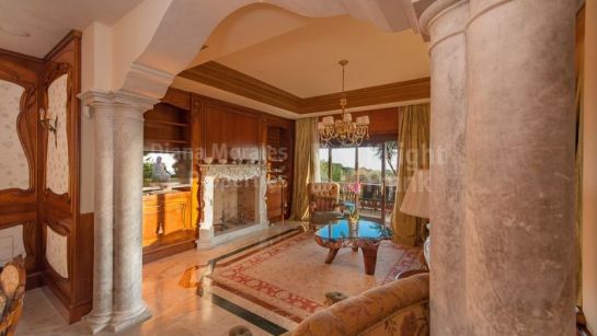Villa en venta en Los Picos, Marbella Milla de Oro