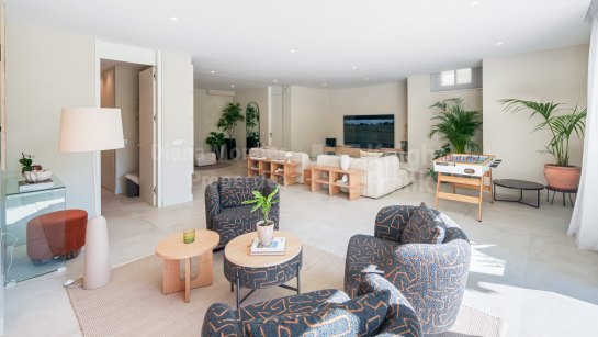 Villa en venta en Nueva Milla de Oro, Estepona Este