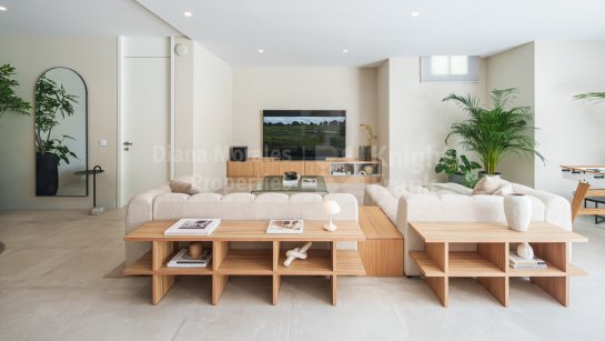 Villa en venta en Nueva Milla de Oro, Estepona Este