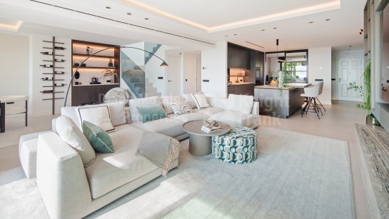 Atico Duplex en venta en Monte Halcones, Benahavis