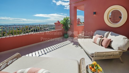 Atico Duplex en venta en Monte Halcones, Benahavis