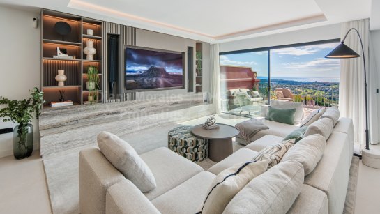 Atico Duplex en venta en Monte Halcones, Benahavis