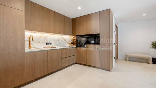 Пентхаус на продажу в Los Monteros, Восточная Марбелья