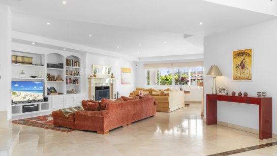 Villa for sale in Paraiso Alto, Benahavis