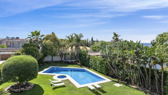 Villa for sale in Paraiso Alto, Benahavis