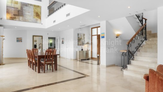 Villa for sale in Paraiso Alto, Benahavis