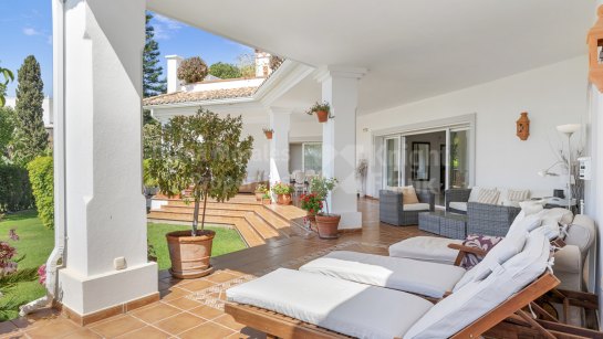 Villa for sale in Paraiso Alto, Benahavis