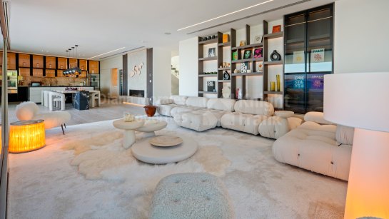 Villa en venta en El Herrojo, Benahavis