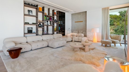 Villa en venta en El Herrojo, Benahavis