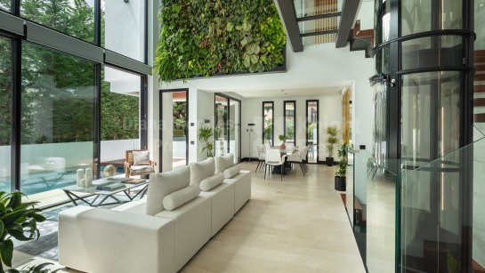 Villa for sale in Casablanca, Marbella Golden Mile