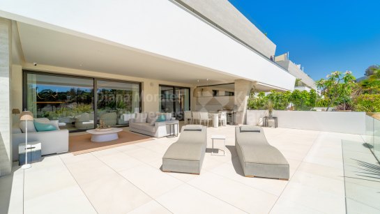 Дуплекс на первом этаже на продажу в Epic Marbella, Золотая Миля