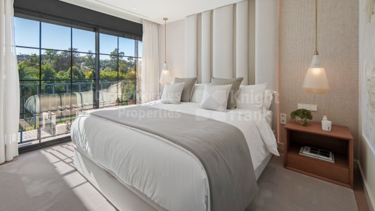 Villa for sale in Las Brisas, Nueva Andalucia