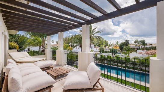 Villa en venta en Linda Vista Baja, San Pedro de Alcantara