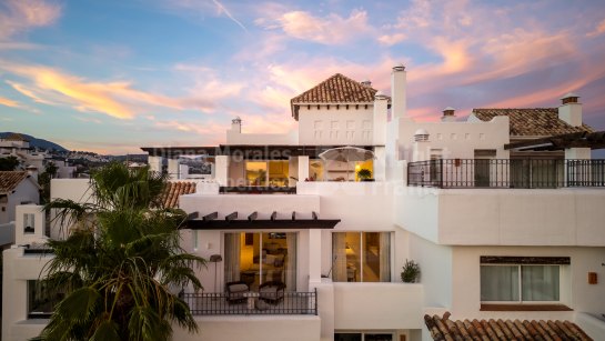 Atico Duplex en venta en Lomas del Marqués, Benahavis
