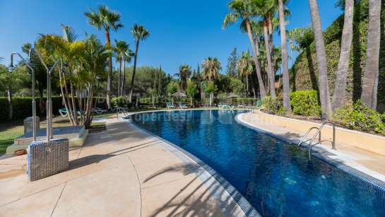Apartment for sale in Condado de Sierra Blanca, Marbella Golden Mile