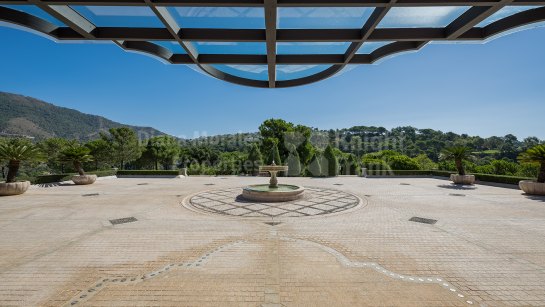 Villa for sale in La Zagaleta, Benahavis