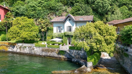 Villa en venta en Pognana Lario