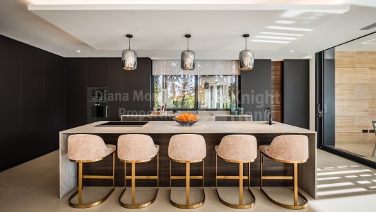 Villa for sale in Sotogrande Costa