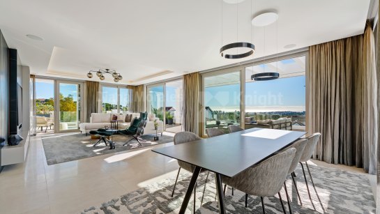 Zweistöckiges Penthouse zum Verkauf in 9 Lions Residences, Nueva Andalucia