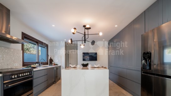 Вилла на продажу в Selwo, Восточная Эстепона