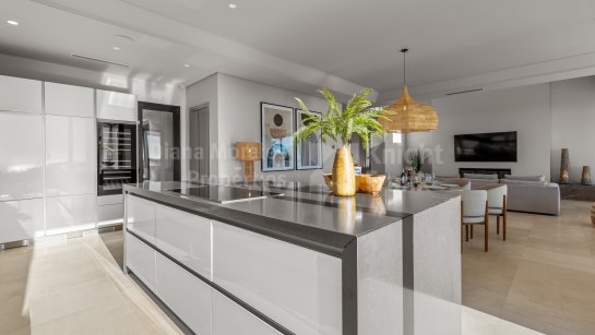 Вилла на продажу в El Paraiso, Восточная Эстепона