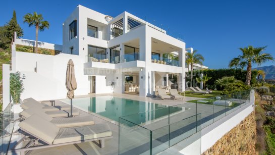 Вилла на продажу в El Paraiso, Восточная Эстепона