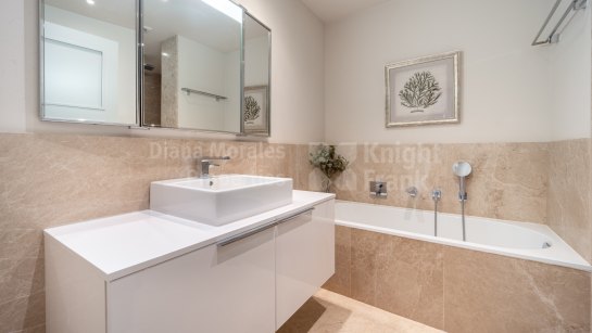 Penthouse for sale in Puente Romano II, Marbella Golden Mile